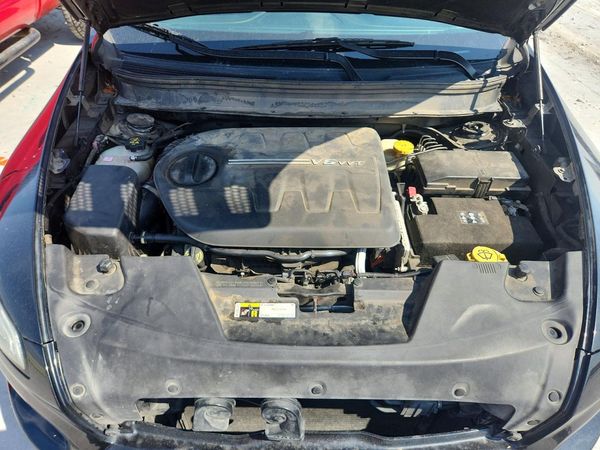 2015 JEEP CHEROKEE Latitude — Engine bay