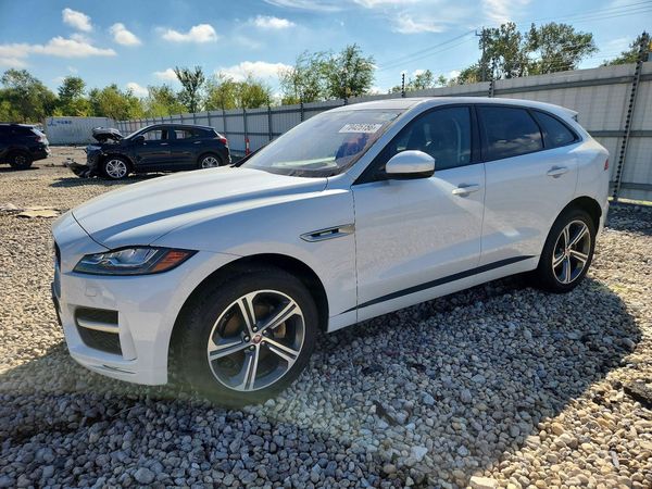 2017 JAGUAR F-PACE R-Sport — Front 3/4