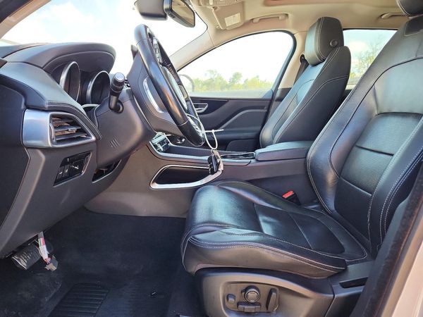 2017 JAGUAR F-PACE R-Sport — DENT