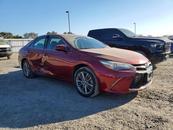2016 TOYOTA CAMRY — Passenger 3/4