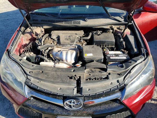 2016 TOYOTA CAMRY — Engine bay
