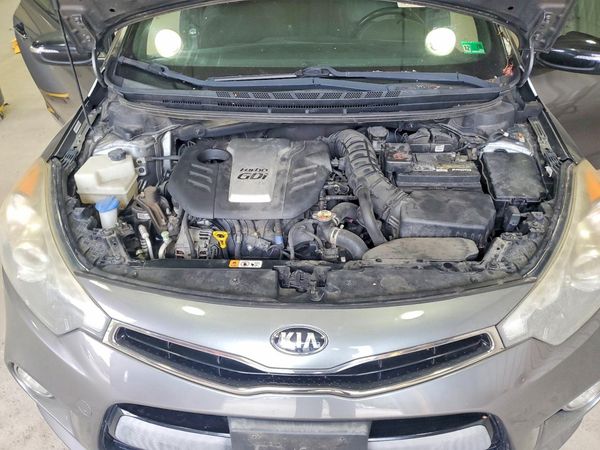 2015 KIA FORTE KOUP TOP (High) — Engine bay
