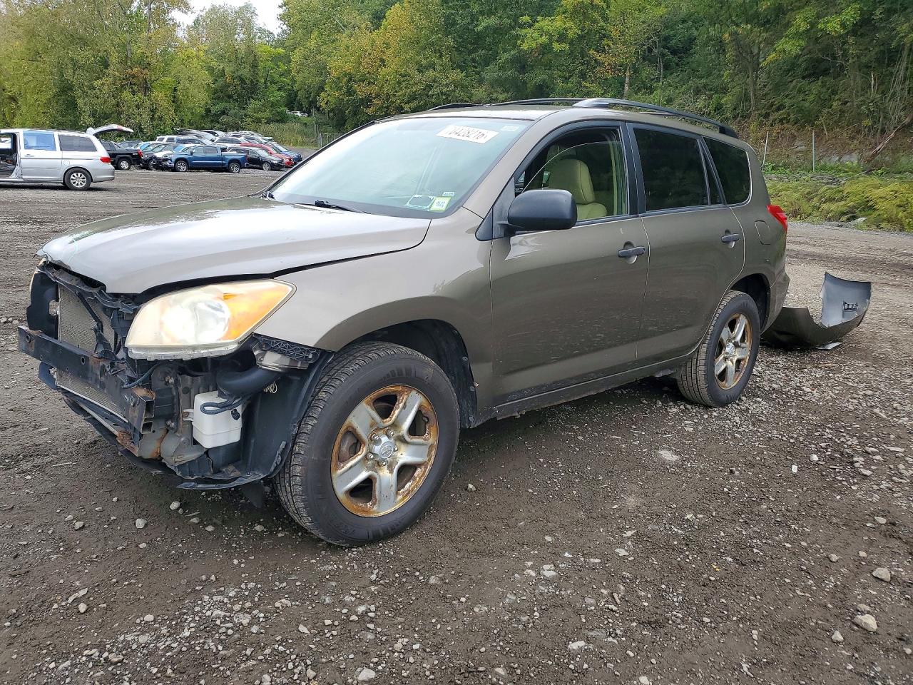 2012 TOYOTA RAV4 Standard — Front 3/4
