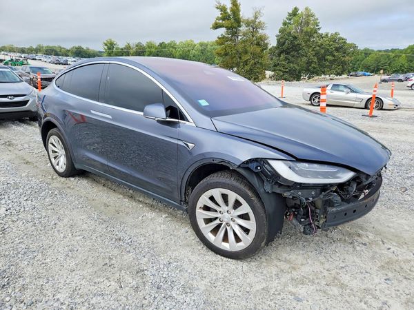 2018 TESLA MODEL X — Passenger 3/4