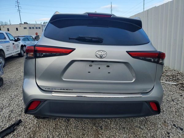 2022 TOYOTA HIGHLANDER XLE — DIRR