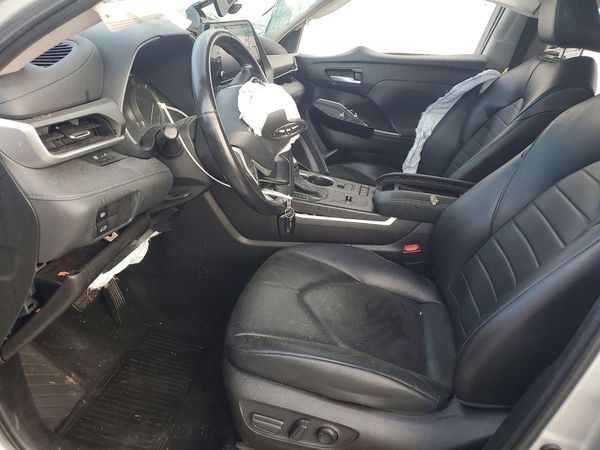 2022 TOYOTA HIGHLANDER XLE — DENT