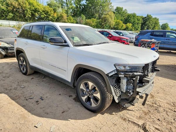 2024 JEEP GRAND CHEROKEE Limited 4XE — Passenger 3/4