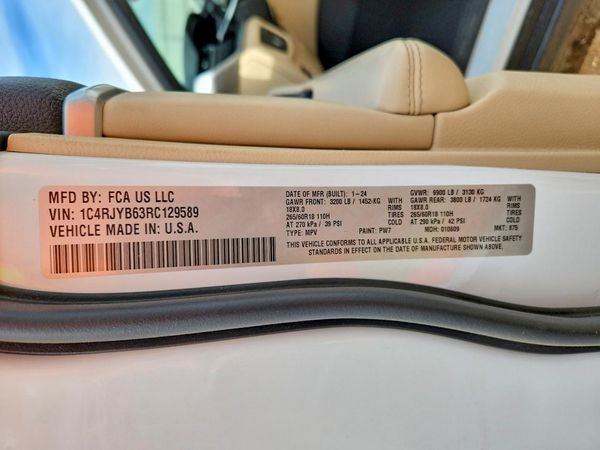 2024 JEEP GRAND CHEROKEE Limited 4XE — VINS