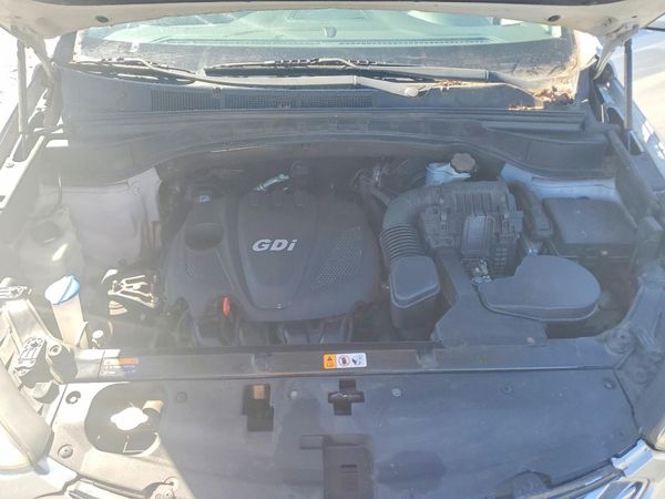 2015 HYUNDAI SANTA FE GL — Engine bay