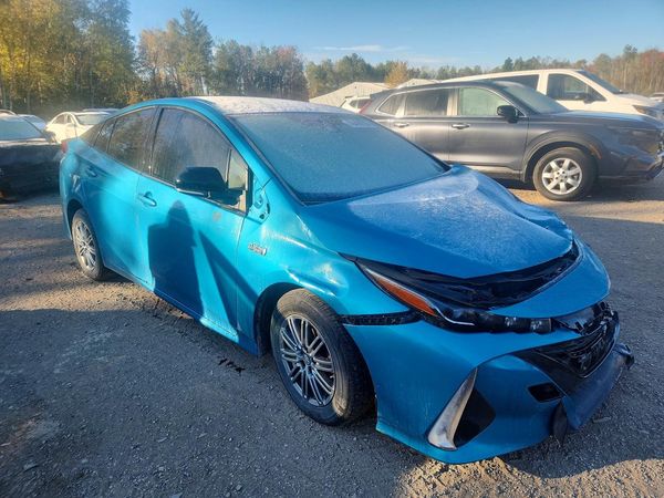 2018 TOYOTA PRIUS Plus/Premium/Advanced — Passenger 3/4