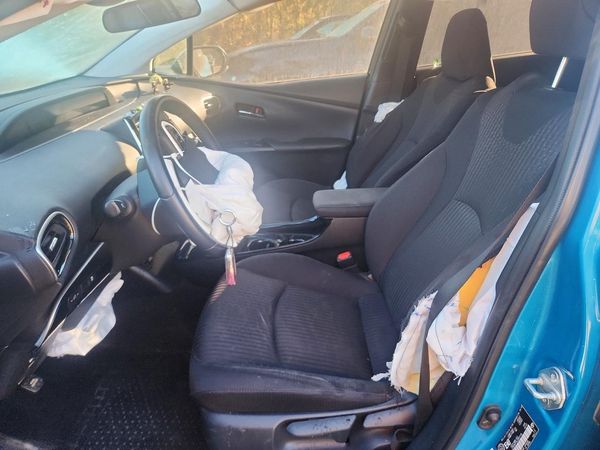 2018 TOYOTA PRIUS Plus/Premium/Advanced — DENT