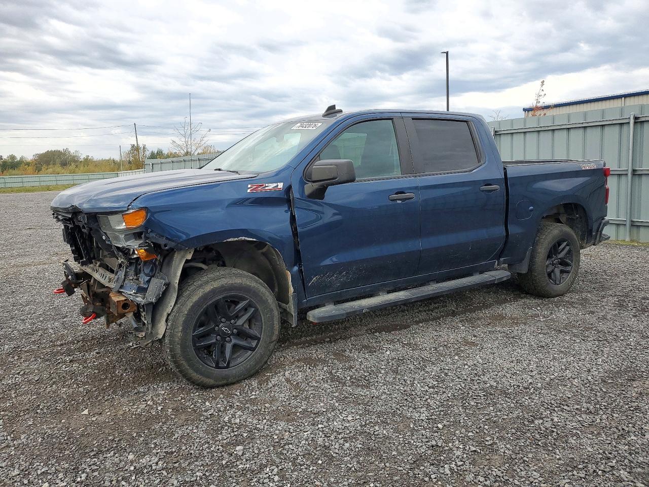 2019 CHEVROLET SILVERADO Trail Boss Custom — Front 3/4