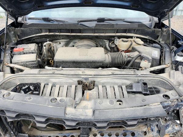 2019 CHEVROLET SILVERADO Trail Boss Custom — Engine bay