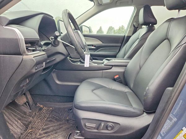 2025 TOYOTA GRAND HIGHLANDER — DENT