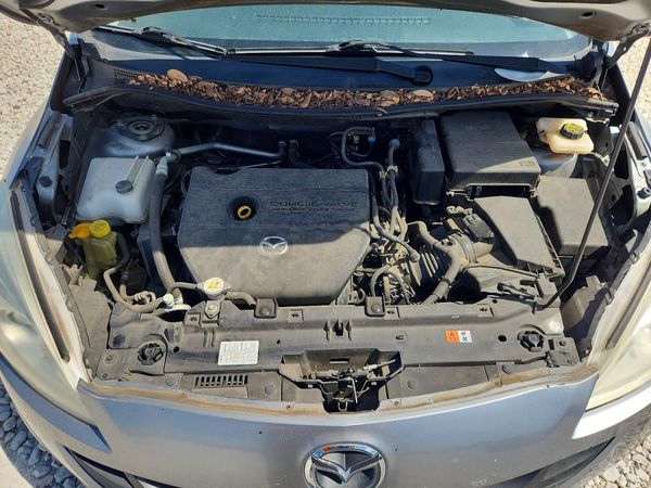 2013 MAZDA 5 Touring/GS — Engine bay