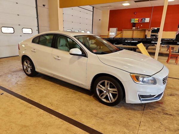2015 VOLVO S60 Premier (non R design) — Passenger 3/4
