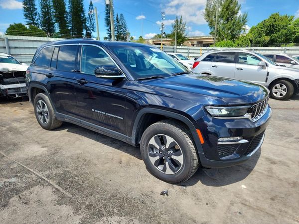 2024 JEEP GRAND CHEROKEE Limited 4XE — Passenger 3/4