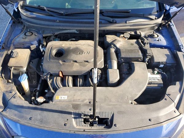 2017 HYUNDAI SONATA — Engine bay