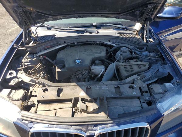 2013 BMW X3 XDRIVE2 xDrive28i — Engine bay