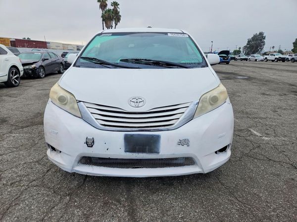 2015 TOYOTA SIENNA — DIRF