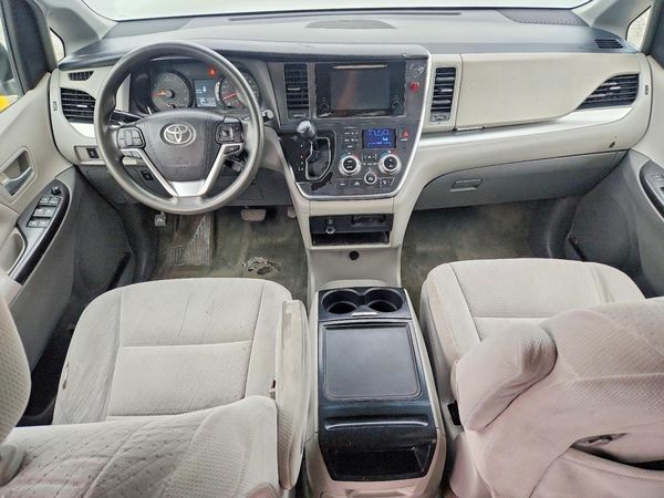 2015 TOYOTA SIENNA — CKPT