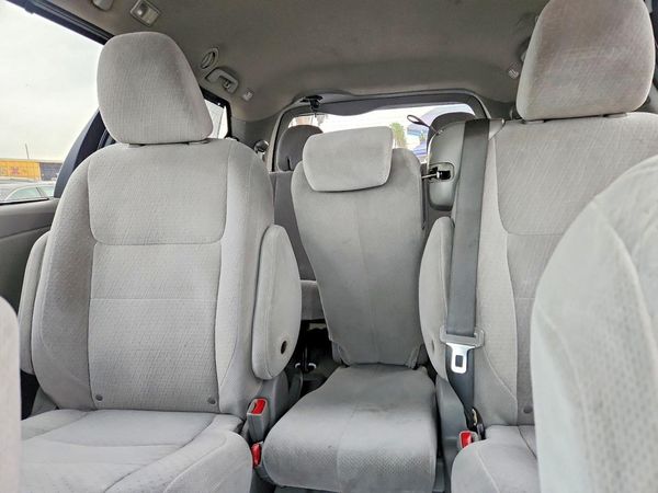 2015 TOYOTA SIENNA — SUVN