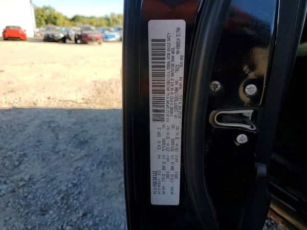 2016 RAM 1500 ST — VINS
