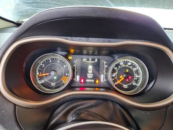 2015 JEEP CHEROKEE Latitude — ODOM