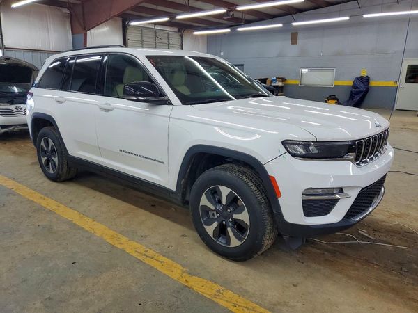 2024 JEEP GRAND CHEROKEE Limited 4XE — Passenger 3/4