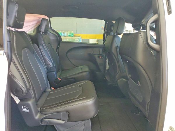 2027 CHRYSLER PACIFICA Select — PSRS
