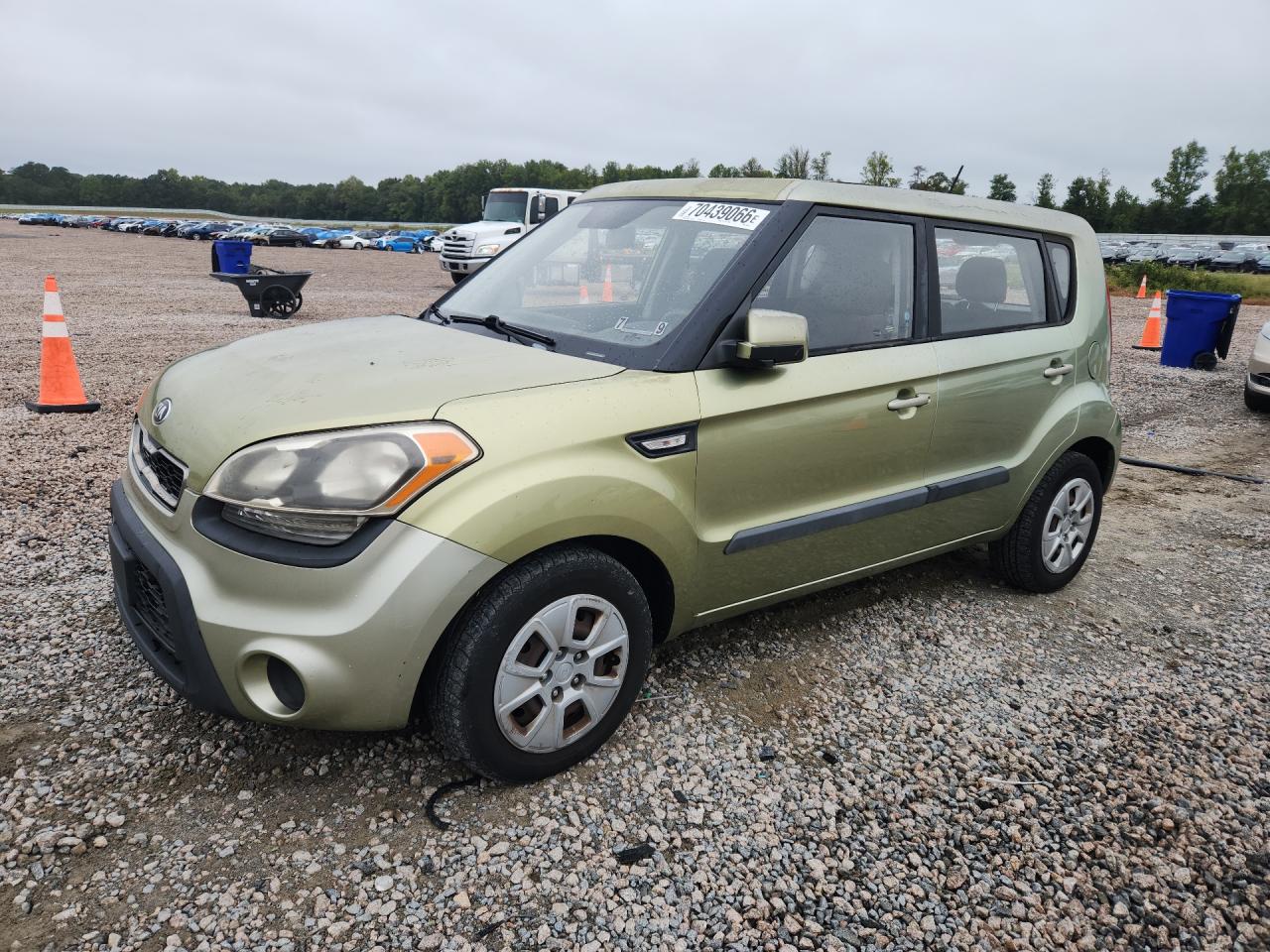 2013 KIA SOUL All Trims — Front 3/4