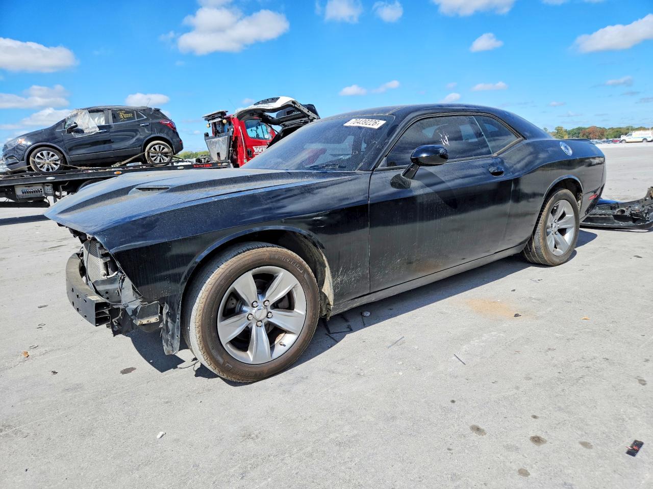 2019 DODGE CHALLENGER SXT — Front 3/4