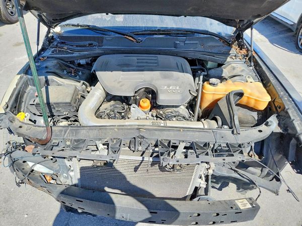 2019 DODGE CHALLENGER SXT — Engine bay