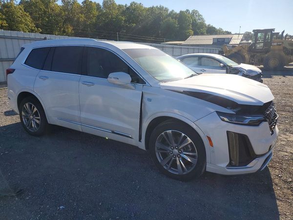 2021 CADILLAC XT6 Premium Luxury — Passenger 3/4