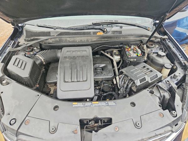 2016 CHEVROLET EQUINOX LT — Engine bay
