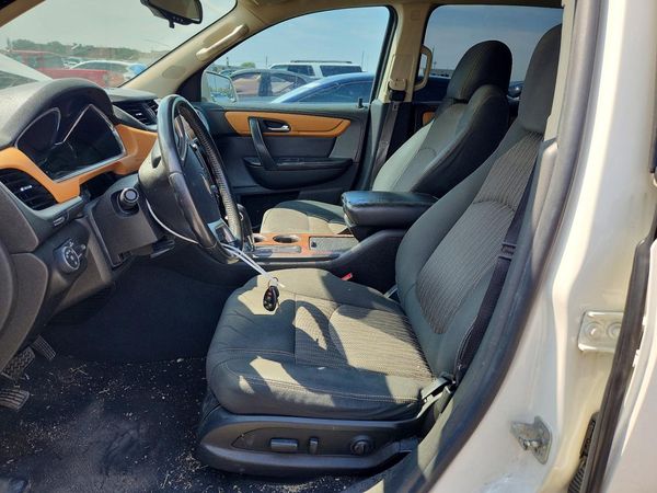2014 CHEVROLET TRAVERSE 1LT — DENT