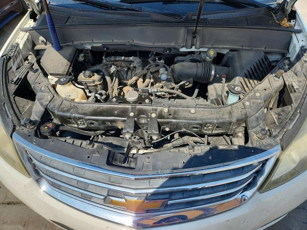 2014 CHEVROLET TRAVERSE 1LT — Engine bay