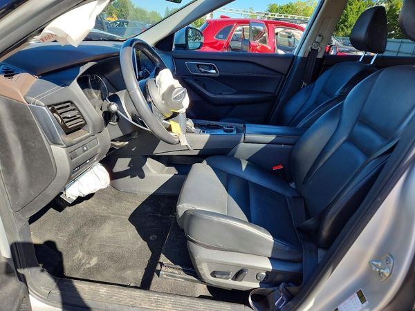2021 NISSAN ROGUE SV — DENT