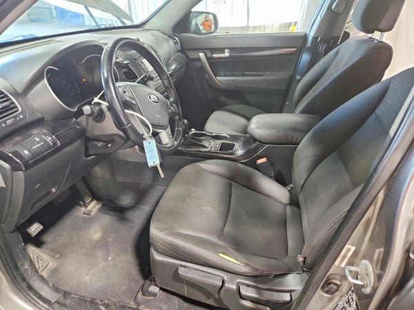 2015 KIA SORENTO GL — DENT
