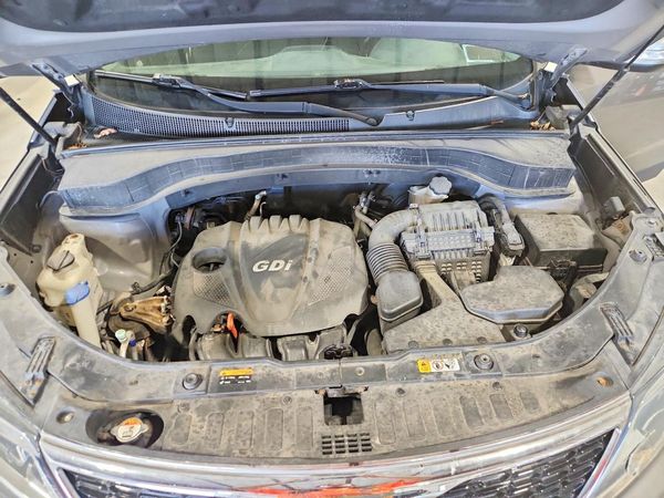 2015 KIA SORENTO GL — Engine bay