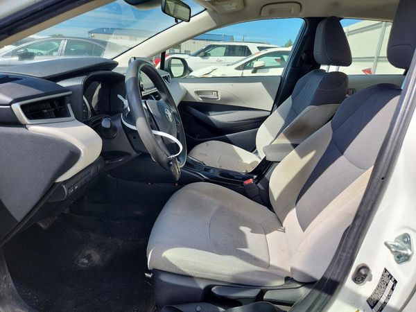 2021 TOYOTA COROLLA LE w/Premium pkg2 — DENT