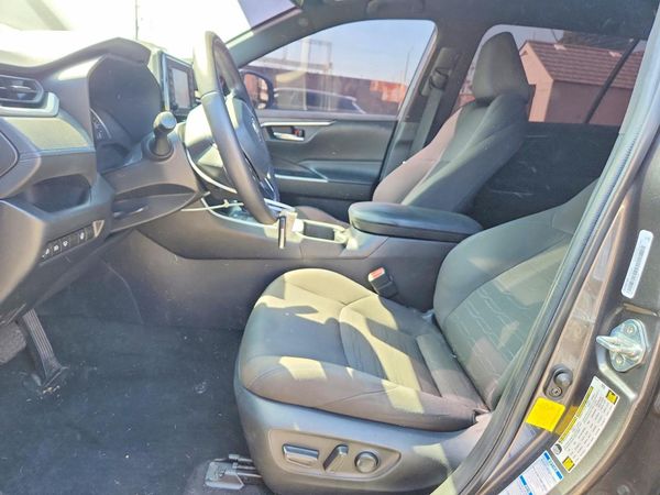 2022 TOYOTA RAV4 SE — DENT