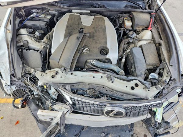 2013 LEXUS GS 350 — Engine bay