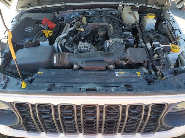 2024 JEEP GLADIATOR Sport — Engine bay
