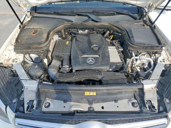 2018 MERCEDES-BENZ GLC GLC 300-4M — Engine bay