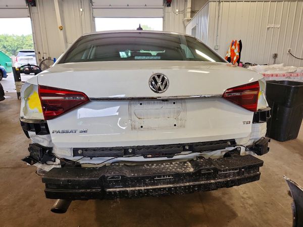 2018 VOLKSWAGEN PASSAT SE, SE w/ Technology — DIRR