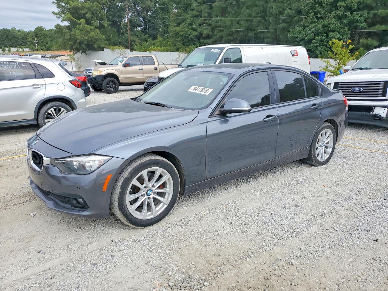 2017 BMW 320 — Front 3/4
