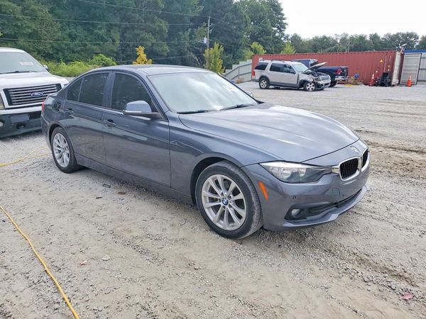 2017 BMW 320 — Passenger 3/4