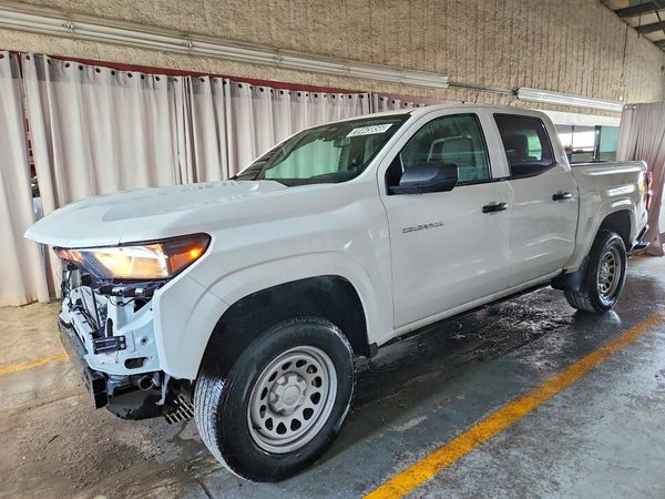 2026 CHEVROLET COLORADO Work Truck — Front 3/4