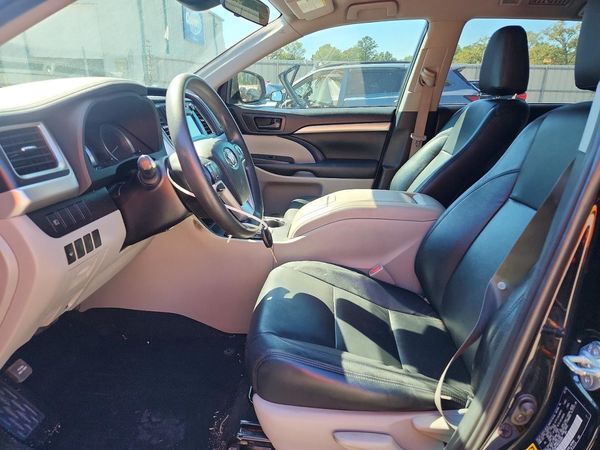 2019 TOYOTA HIGHLANDER LE — DENT